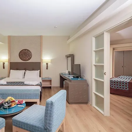 Lago Hotel 5* Side