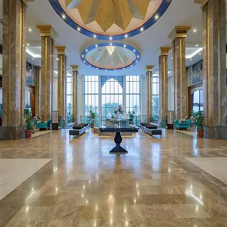 Lago Hotel Side